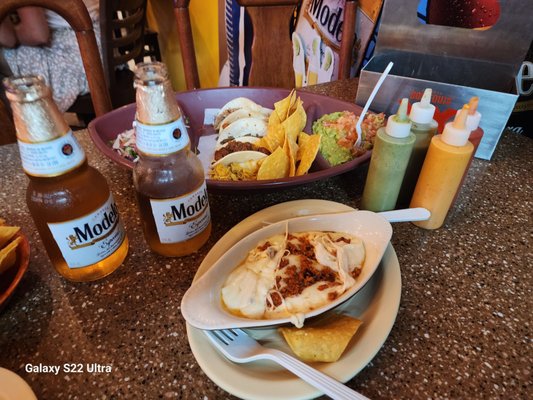 Tacos El Carnal by null