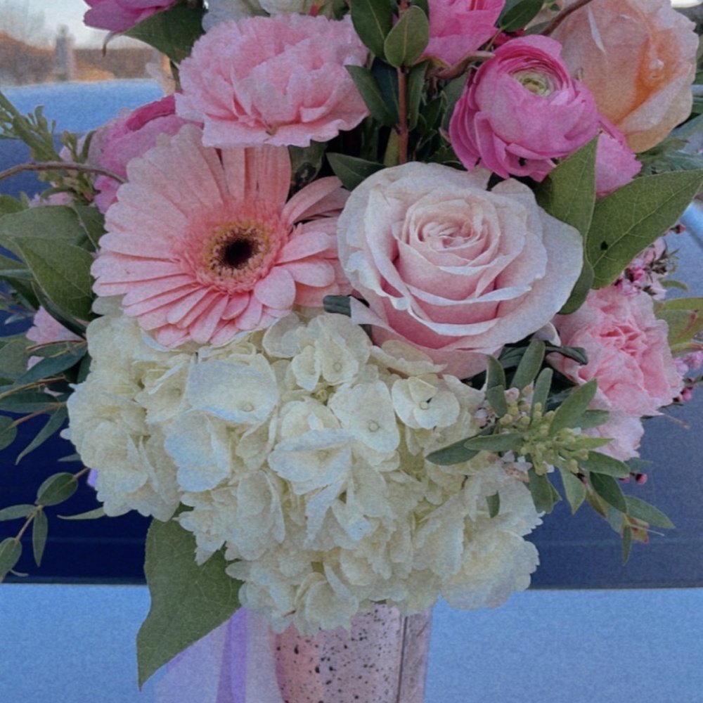 Lupita's Floral Shop - Beautiful arrangement Lupitas never disappoints. - Florists Near Me - Modesto, California Lupita's Floral Shop - Beautiful arrangement Lupitas never disappoints. - Florists Near Me - Modesto, California