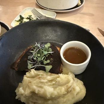 Earl’s Landing - Blackened Salmon and potatoes - Wine Bars Near Me - High Point, North Carolina