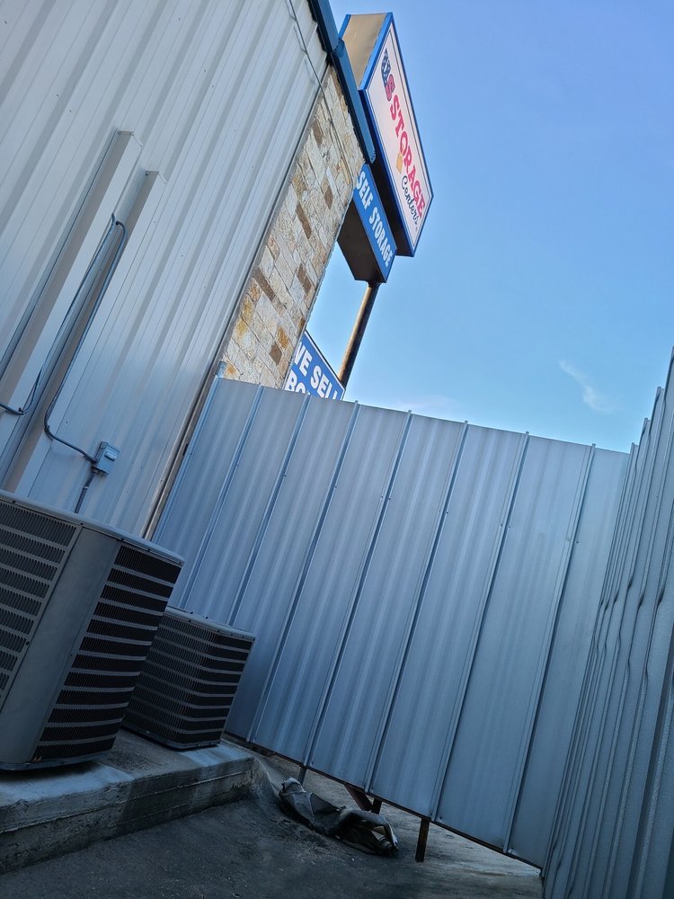 US STORAGE CENTERS Updated May 2024 33 Photos & 24 Reviews 201 W