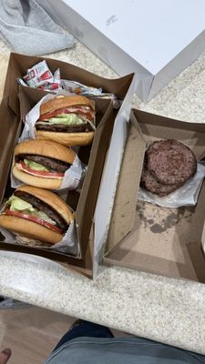 In-N-Out Burger by null