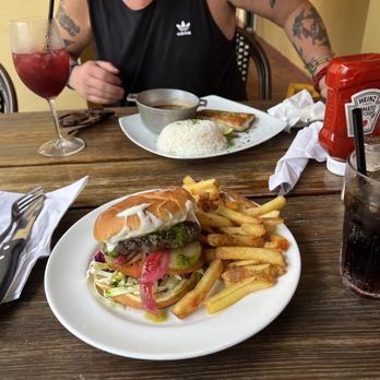 Singular - Gaucho Burger and Mahi Mahi - Italian Near Me - San Juan, Puerto Rico
