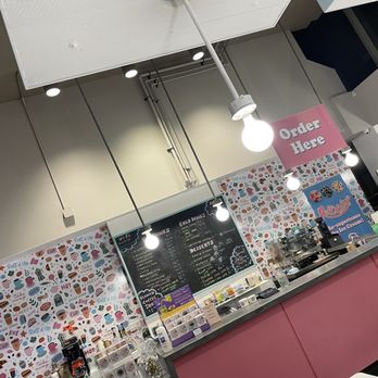 Roll'd Up - Ice Cream & Frozen Yogurt Near Me - Ottawa, Ontario