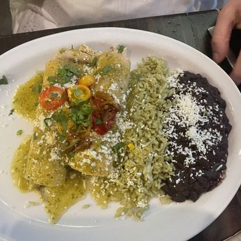 Hugo's Invitados - Chicken Tomatillo Enchiladas - Seafood Near Me - Irving, Texas Hugo's Invitados - Chicken Tomatillo Enchiladas - Seafood Near Me - Irving, Texas