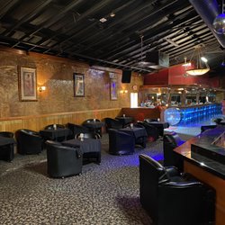 Slingshots Restaurant and Bar
