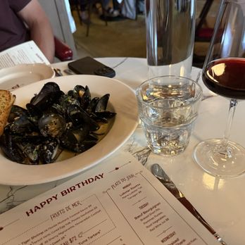 Petit Pomeroy - Mussels Marinière - French Near Me - Chicago, Illinois