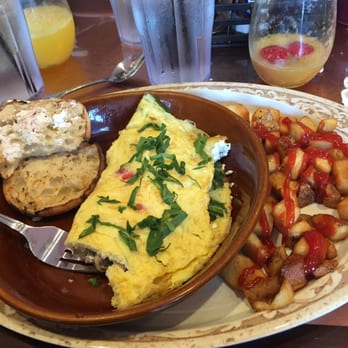 Another Broken Egg Cafe - Veggie omelette - Breakfast & Brunch Near Me - Pembroke Pines, Florida