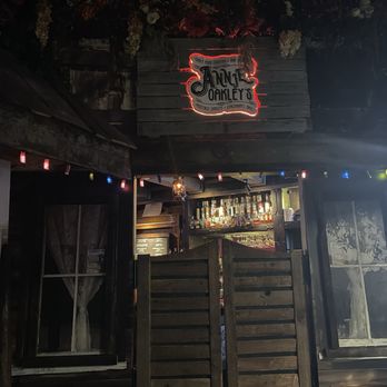 Annie Oakley's - Cocktail Bars Near Me - Cincinnati, Ohio