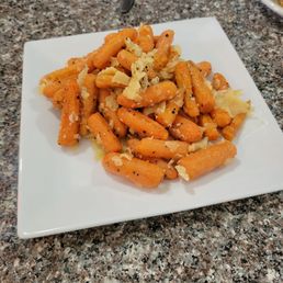Baby carrots with patmesean Baby carrots with patmesean