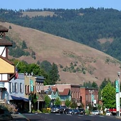 Trellis Fresh Flowers And Gifts - Located in beautiful downtown White Salmon Washington!