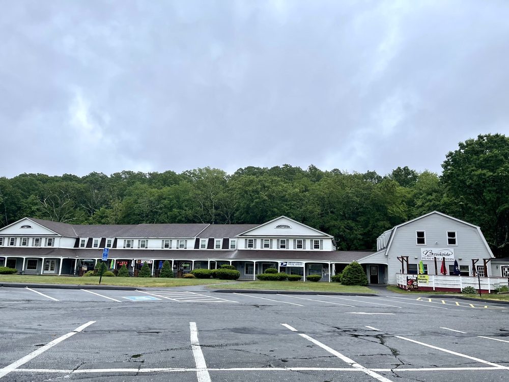 BROOKSIDE BAR AND GRILL Updated September 2024 25 Reviews 26