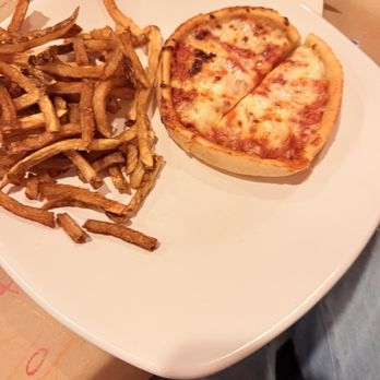 Cambria Pines Lodge Restaurant - Kid meal pizza - American Near Me - Cambria, California Cambria Pines Lodge Restaurant - Kid meal pizza - American Near Me - Cambria, California