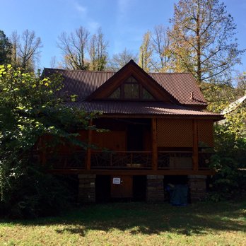 Cedar Crest Lodge and Cabin - From the back of cabin - Vacation Rentals Near Me - Ponca, Arkansas