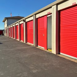 Leonard's Lockers Self Storage