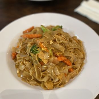 SriThai Thai Kitchen & Sushi Bar -Emory - PAD SI EW with chicken - Sushi Bars Near Me - Atlanta, Georgia