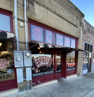 SQZBX Brewery & Pizza by null
