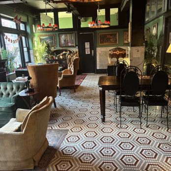 The Nolita Express - Lounge area - Hostels Near Me - New York, New York