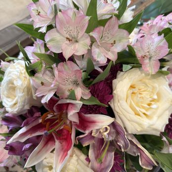 The Gift Box Flower Shoppe - Florists Near Me - El Paso, Texas The Gift Box Flower Shoppe - Florists Near Me - El Paso, Texas