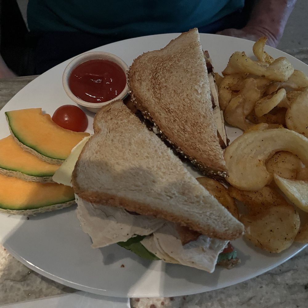 Hanny's - Chicken club w/ fries - Lounges Near Me - Phoenix, Arizona