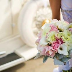 King River Ranch - David creates flowers that are as one of a kind as you!
