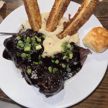 Frying Pan - Short Ribs with mashed potatoes - Seafood Near Me - Southport, North Carolina