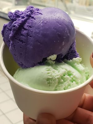 Dave's Ice Cream at Pearl City by null
