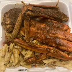 Island Flavourites Food Truck - Curried snow crab legs! Never heard of this dish before and never heard a food truck selling snow crabs before, amazing 5 out of 5!