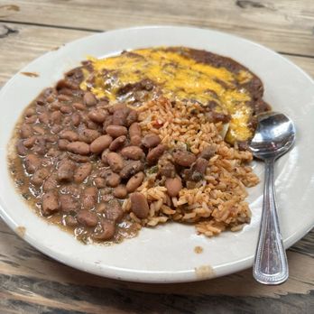 Hays City Store - Enchilada plate. - American Near Me - Driftwood, Texas