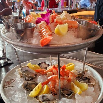 Herringbone Waikiki - Seafood Near Me - Honolulu, Hawaii