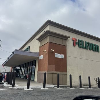 7-Eleven - Convenience Stores Near Me - Paramount, California 7-Eleven - Convenience Stores Near Me - Paramount, California