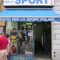 Tutto per lo Sport 2 - Vetrina del vecchio negozio in via Torino 52