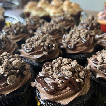 Okai Sweets - Chocolate cupcakes - Bakeries Near Me Okai Sweets - Chocolate cupcakes - Bakeries Near Me