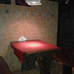 El Picadero - Adentro hay un sector con mesas y sillas independientes y este lugar un poco más reservado.