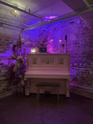 Coupe & Stein Champagne Bar by null