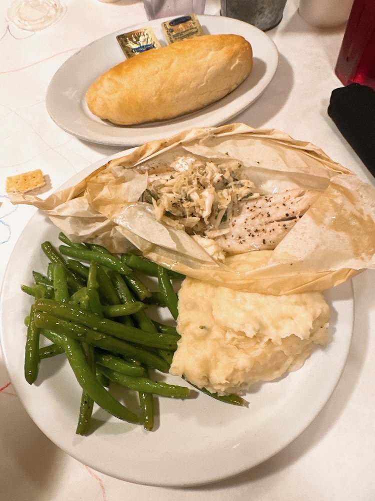 Roberto's River Road Restaurant