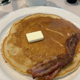 Pancake and crisp bacon Pancake and crisp bacon