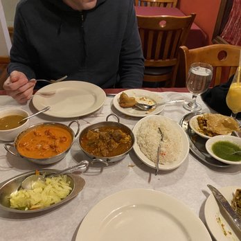 Ayna Agra Indian Restaurant - Chicken tikka masala, chicken vindaloo, samosas, chana masala, and mango lassi - Indian Near Me - Bayside, New York