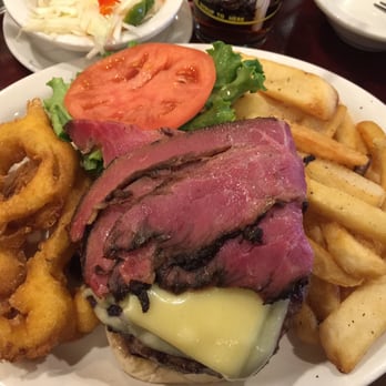 Junior's Restaurant - Bakeries Near Me - Brooklyn, New York