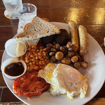 Blue Anchor Pub - Royal Brekkie!! - British Near Me - Delray Beach, Florida