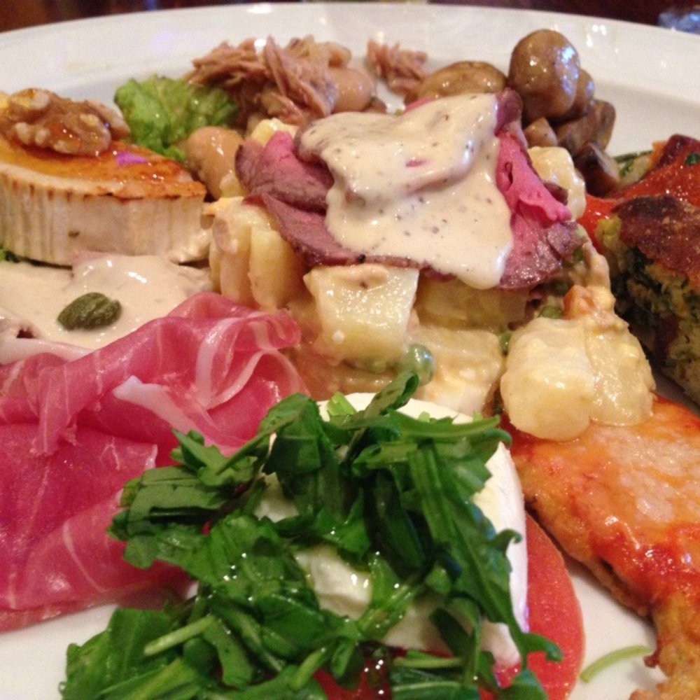 La Luce Due - Antipasto della casa - Italian Near Me - Dusseldorf, NW La Luce Due - Antipasto della casa - Italian Near Me - Dusseldorf, NW