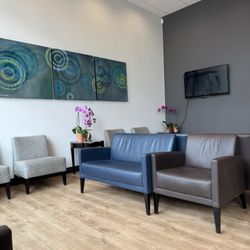 Willow Creek Dental - Lone Tree waiting room