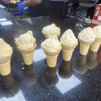AJ's Hot Chicken - Soft serve - Chicken Shop Near Me - Richardson, Texas
