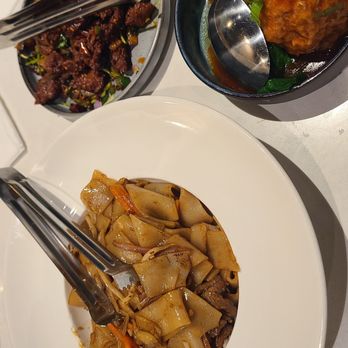 Peter Chang - Beef Chow Fun, Lion's Head Pork Meatball, Cumim Spicy Lamb - Dim Sum Near Me - Herndon, Virginia Peter Chang - Beef Chow Fun, Lion's Head Pork Meatball, Cumim Spicy Lamb - Dim Sum Near Me - Herndon, Virginia