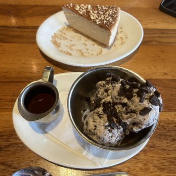 Doc B's Restaurant + Bar - New American Near Me - Austin, Texas