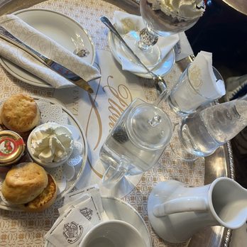 Caffè Florian - Afternoon snack: scones , Fiori di Tè Florian, Coppa Caffè Florian - Coffee & Tea Near Me - Venezia, VE Caffè Florian - Afternoon snack: scones , Fiori di Tè Florian, Coppa Caffè Florian - Coffee & Tea Near Me - Venezia, VE