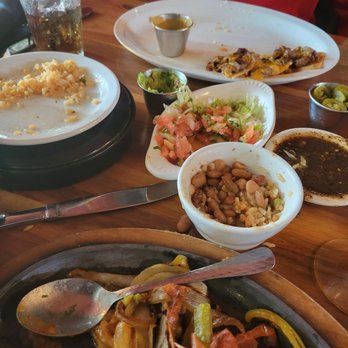 El Mirasol - Parradillada and Fiesta Nachos - Mexican Near Me - San Antonio, Texas El Mirasol - Parradillada and Fiesta Nachos - Mexican Near Me - San Antonio, Texas