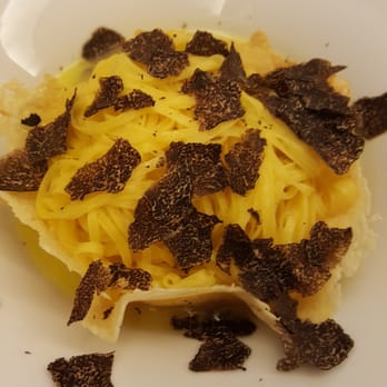Spaghetti & Stars - Tagliarini with black truffle - Italian Near Me - Dusseldorf, NW Spaghetti & Stars - Tagliarini with black truffle - Italian Near Me - Dusseldorf, NW