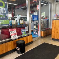 SpeeDee Oil Change & Auto Service - Front desk