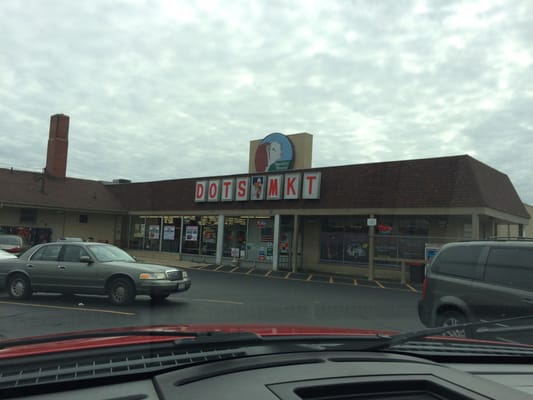 Dot's Market by null