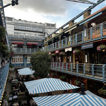 Señor Ceviche - View from 2nd story where restaurant is located - Cocktail Bars Near Me - London, XGL Señor Ceviche - View from 2nd story where restaurant is located - Cocktail Bars Near Me - London, XGL